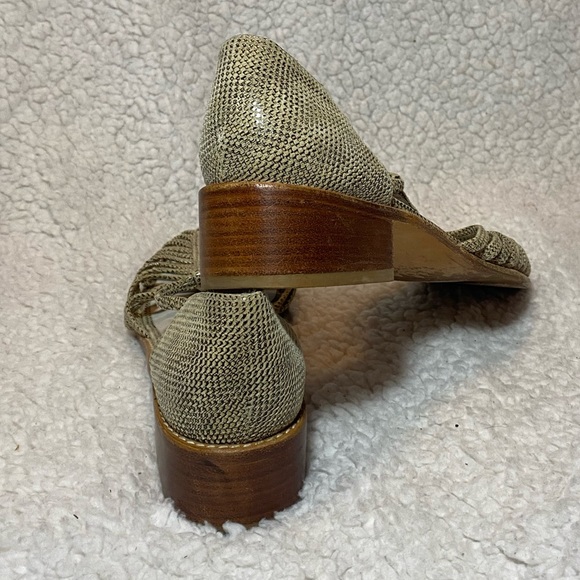 Stuart Weitzman Tessutto T-Strap Sandals Size  7.5 - Picture 3 of 6